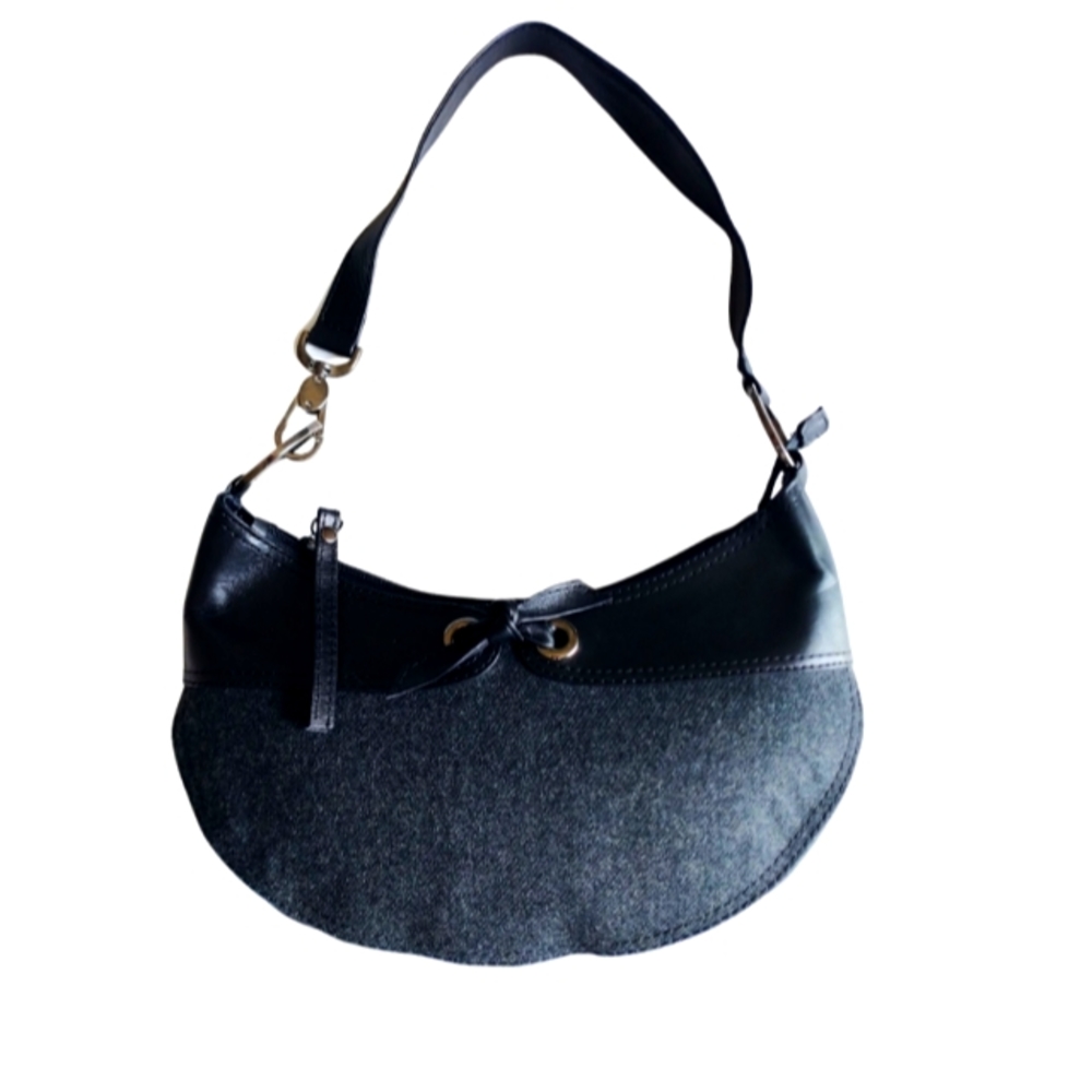 STUART WEITZMAN Crescent Trending Shoulder bag